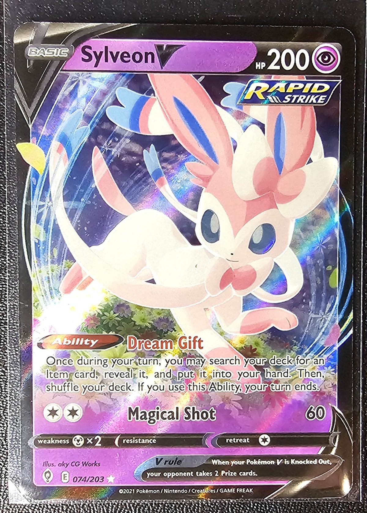 Sylveon V – 074/203 – Rapid Strike – NM